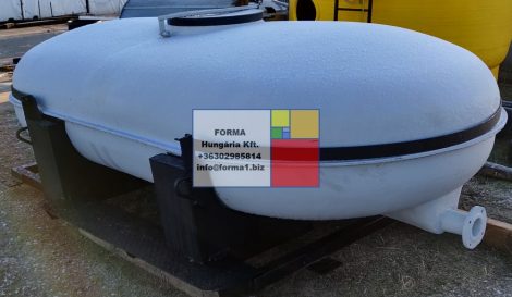 ~ 4,5  m3-es poliészter - üvegszálas műanyag tartály - fekvő LENCSE szállító tartály - vas szállító alvázon -  R1;